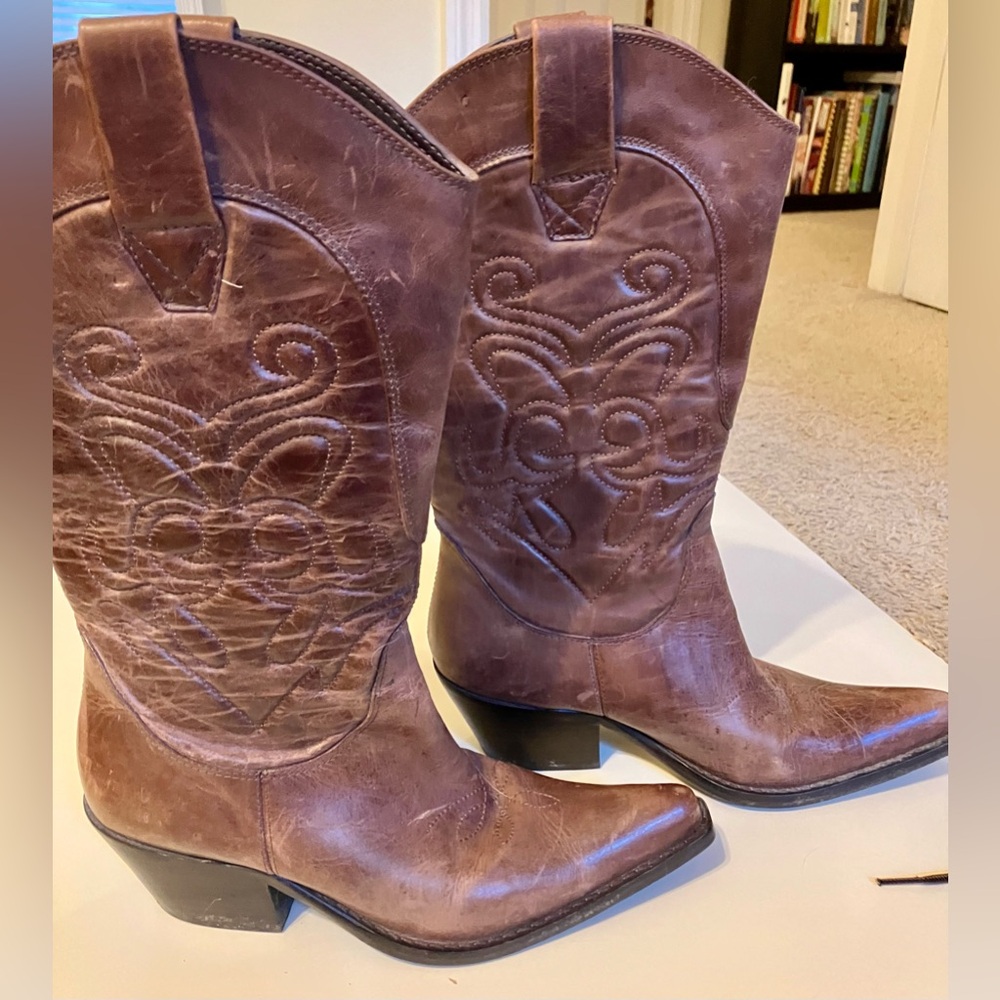 just below the knee boots